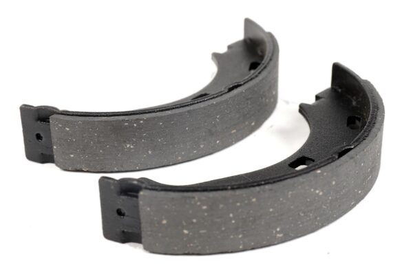 Roulunds AU8908279 8817165 handbrake shoes