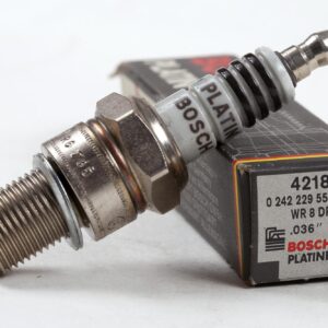 Bosch WR8DP 4218 Platinum spark plug